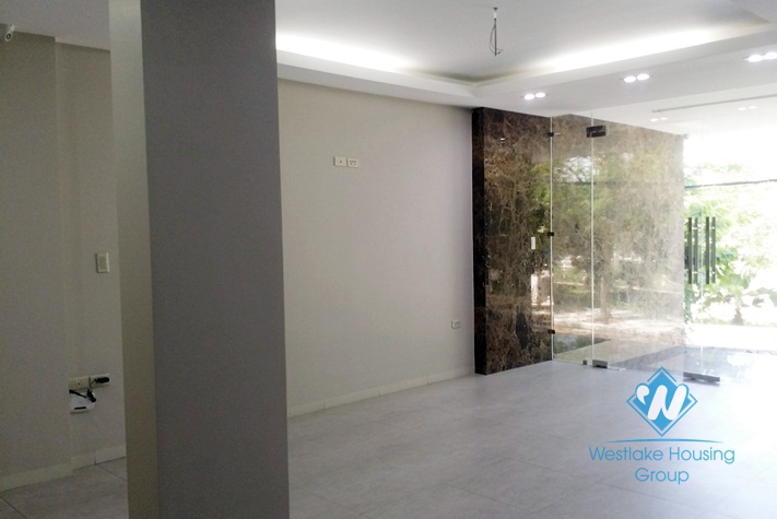 Nice, lakefront office for rent in Tay Ho